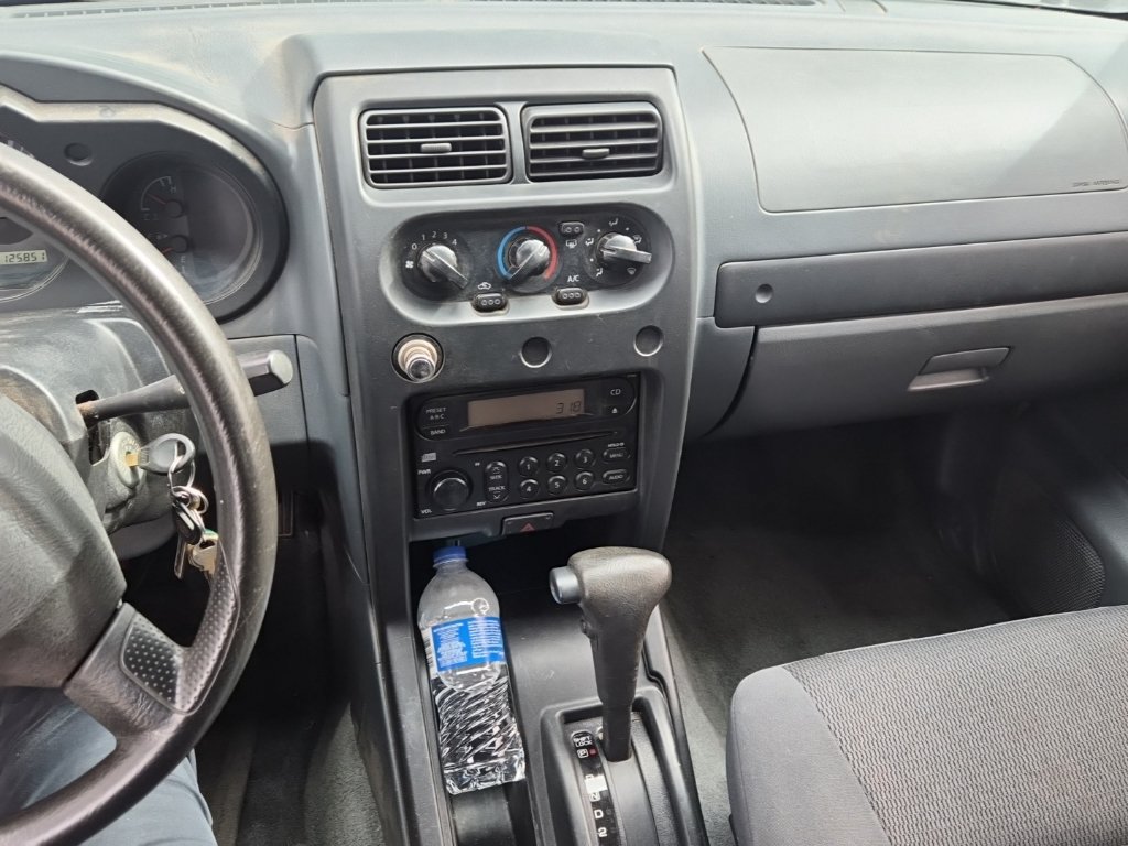 Used 2002 Nissan Frontier XE RWD image 14