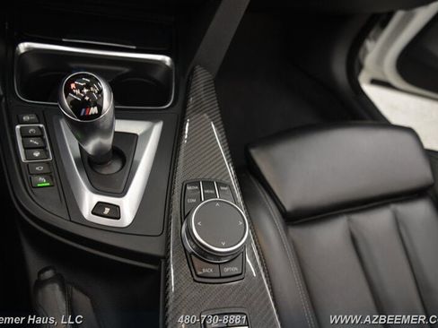 Used 2018 BMW M4 Convertible image 29