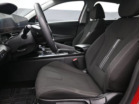 Certified 2024 Hyundai Elantra SEL FWD image 10