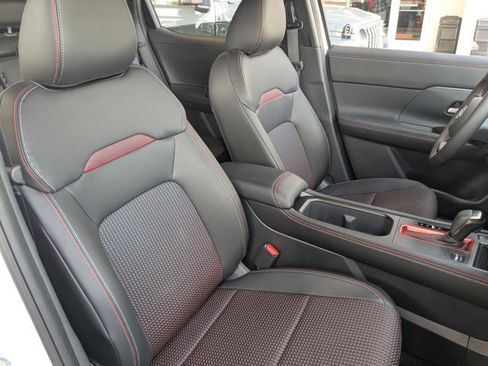 Used 2025 Nissan Kicks SR image 20