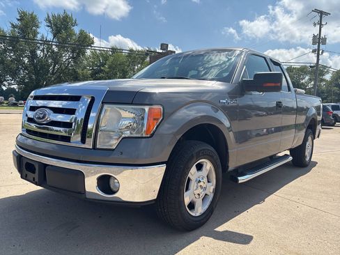 Used 2010 Ford F150 XLT RWD image 2