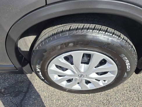 Used 2020 Nissan Rogue S image 25