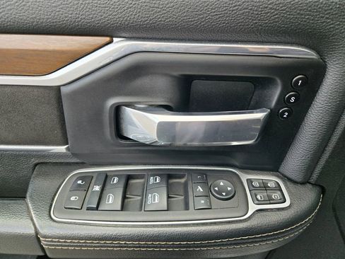 Used 2024 RAM 2500 Laramie AWD/4WD image 15
