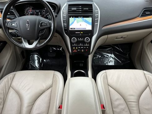 Used 2018 Lincoln MKC Select w/ Select Plus Package image 3