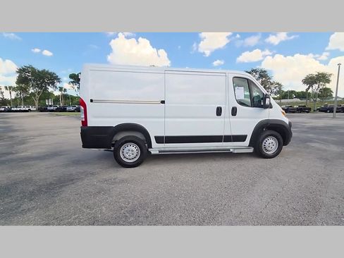 Used 2025 RAM ProMaster 2500 w/ U-Haul Equipment Group FWD image 37