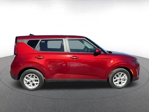 Used 2025 Kia Soul LX w/ LX Technology Package image 16