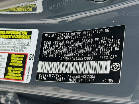 Used 2025 Toyota Camry SE image 32