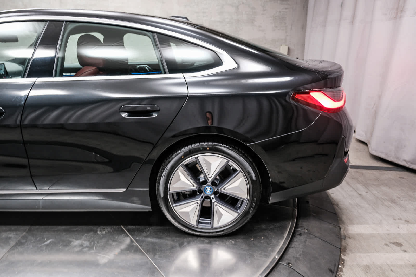 Used 2024 BMW i4 eDrive35 w/ Convenience Package RWD image 8