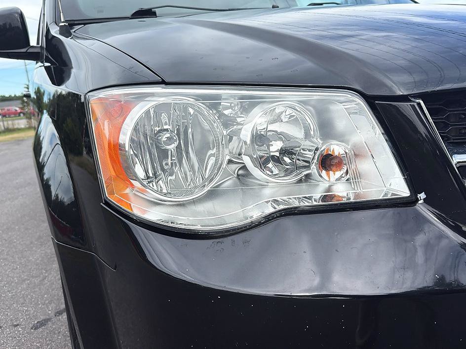 Used 2019 Dodge Grand Caravan SXT FWD image 21