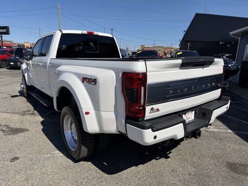 Used 2017 Ford F450 Platinum w/ Platinum Ultimate Package AWD/4WD image 3