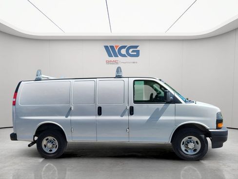 Used 2021 Chevrolet Express 2500 w/ Driver Convenience Package RWD image 2