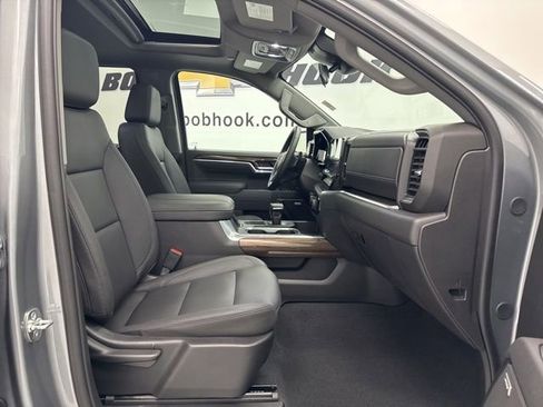 Used 2026 Chevrolet Silverado 1500 LT Trail Boss w/ LT Trail Boss Premium Package AWD/4WD image 36