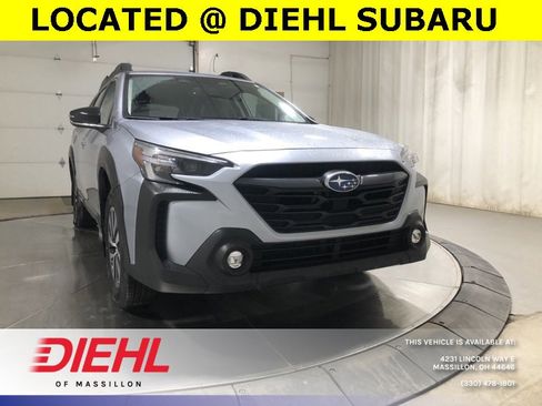 Used 2023 Subaru Outback Premium image 1