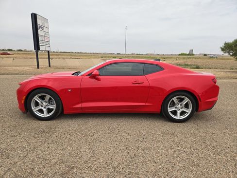Used 2022 Chevrolet Camaro LT RWD image 2