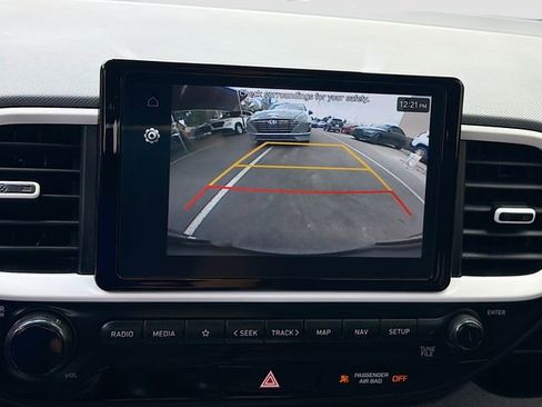 Certified 2024 Hyundai Venue Limited FWD image 13
