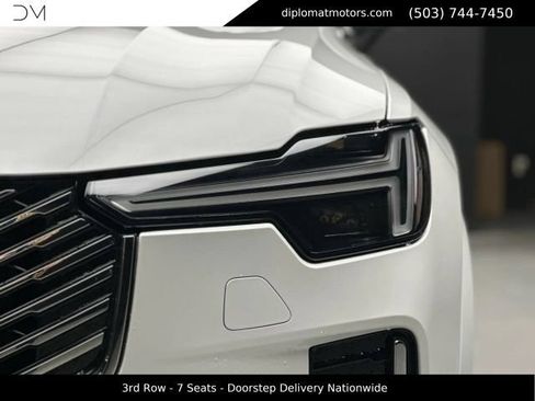 Used 2025 Volvo XC90 T8 Ultra w/ Protection Package Premier AWD/4WD image 12