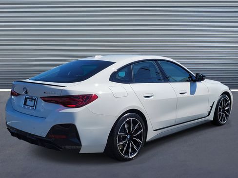 New 2026 BMW M440i w/ Premium Package image 3