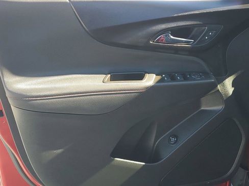 Used 2023 Chevrolet Equinox RS image 42