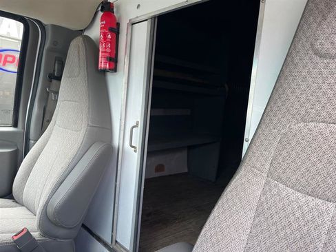 Used 2016 Chevrolet Express 3500 Extended RWD image 13