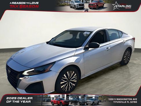 Used 2024 Nissan Altima 2.5 SV image 1