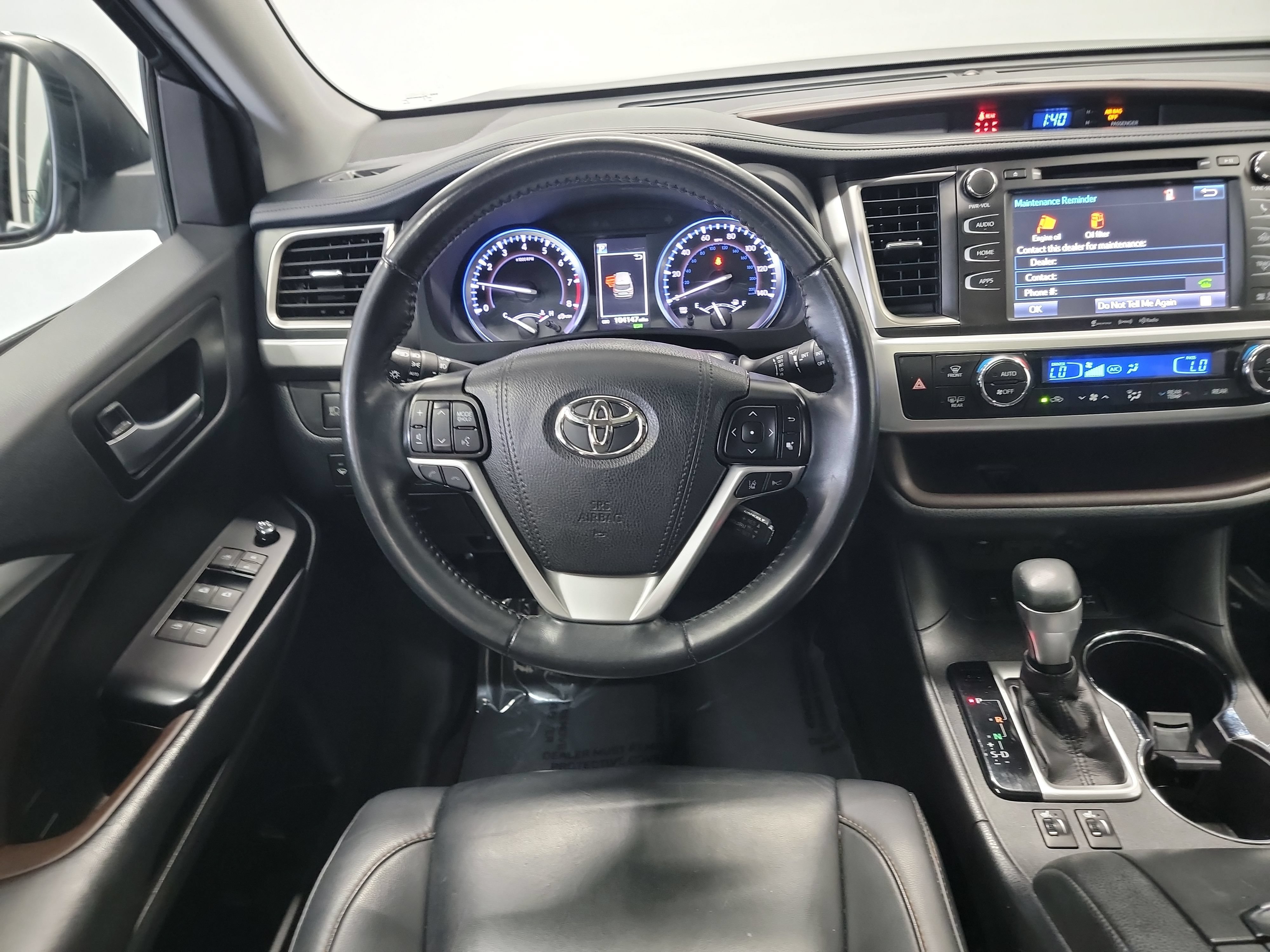 Used 2019 Toyota Highlander XLE w/ Carpet Mat Package (TMS) AWD/4WD image 16
