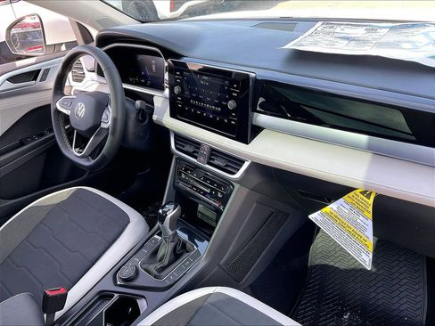 New 2026 Volkswagen Taos SE AWD/4WD image 10