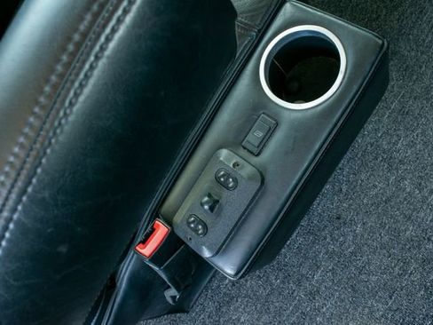 Used 2010 Mercedes-Benz Sprinter 2500 image 31