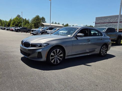 Used 2025 BMW 330i xDrive Sedan AWD/4WD image 3