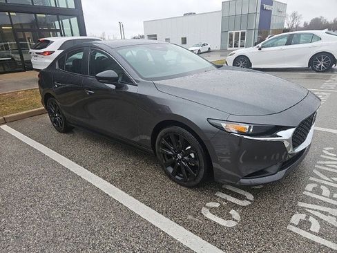 Used 2025 MAZDA MAZDA3 s image 3