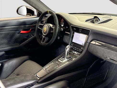 Used 2019 Porsche 911 GT3 RS w/ Weissach Package RWD image 32