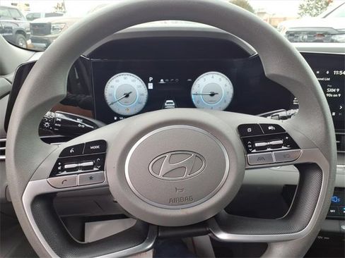 Used 2024 Hyundai Elantra SEL image 24