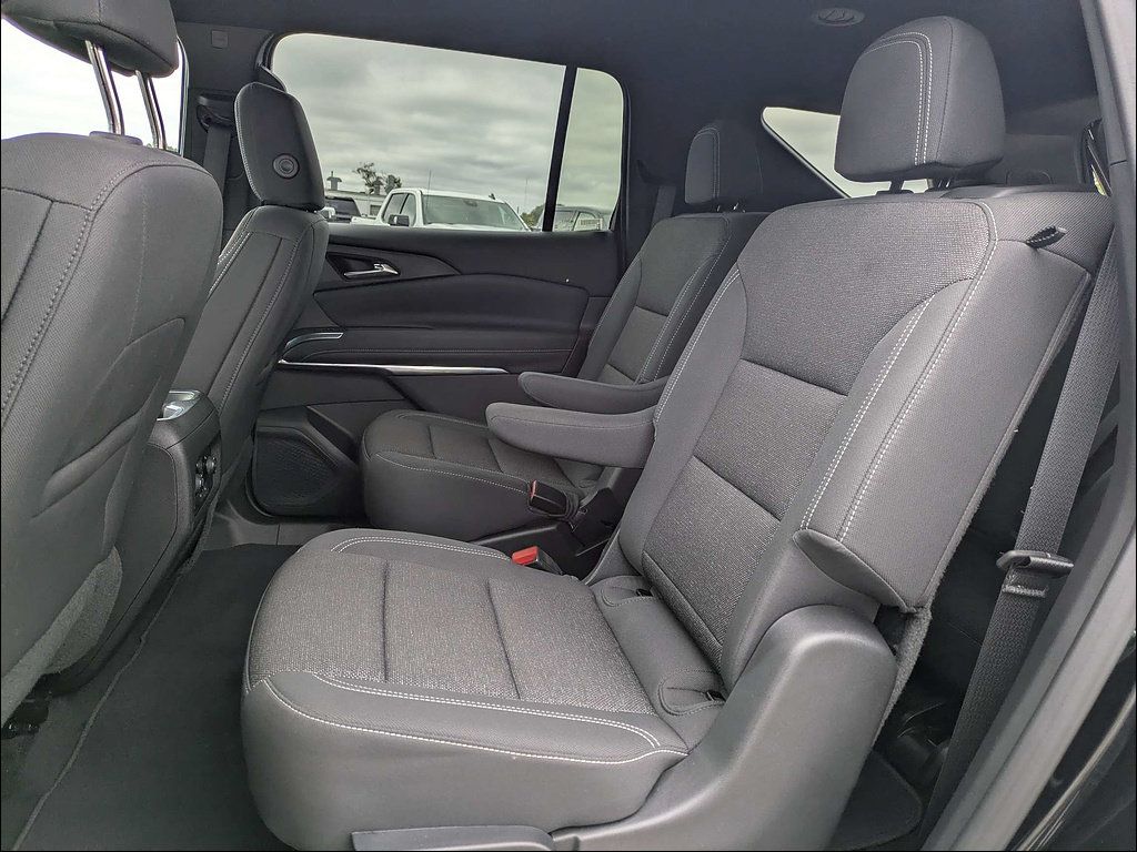 Used 2026 Chevrolet Traverse LT FWD image 15