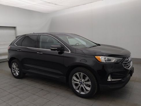 Used 2019 Ford Edge Titanium w/ Cold Weather Package AWD/4WD image 11