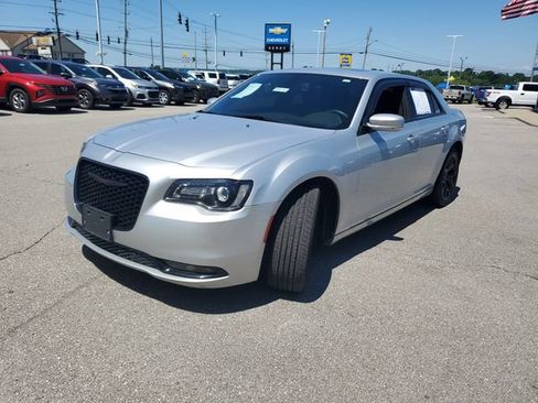 Used 2022 Chrysler 300 S RWD image 2