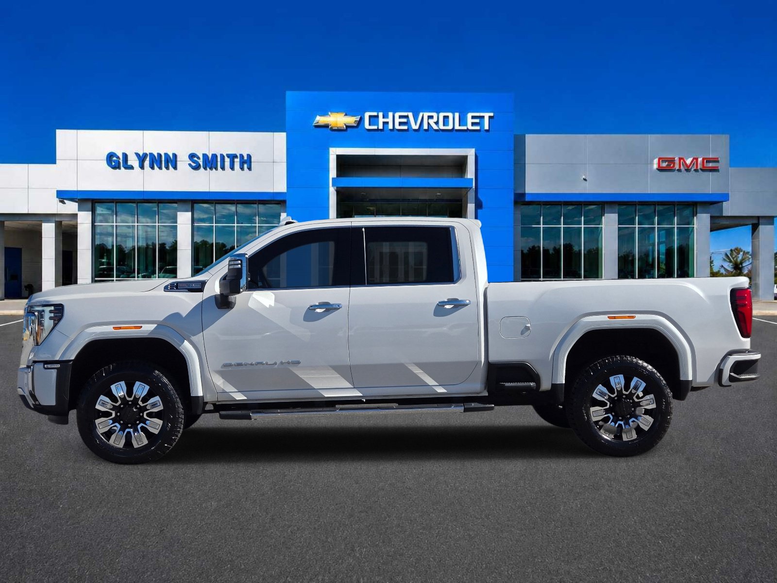 Used 2025 GMC Sierra 2500 Denali w/ Denali Reserve Package AWD/4WD image 13