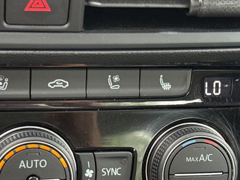 Used 2024 Volkswagen Jetta SEL image 28