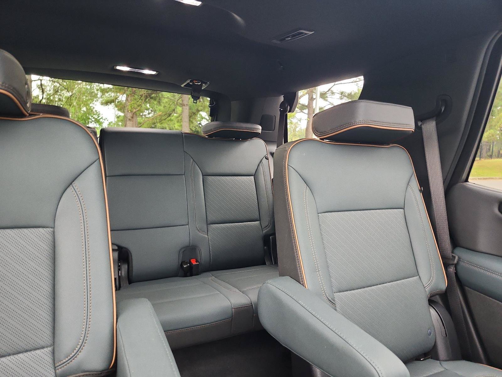 Certified 2025 GMC Yukon AT4 w/ AT4 Premium Package AWD/4WD image 11