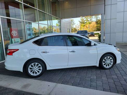 Used 2018 Nissan Sentra SV image 7