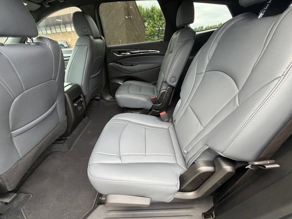 Used 2024 Buick Enclave Essence AWD/4WD image 49