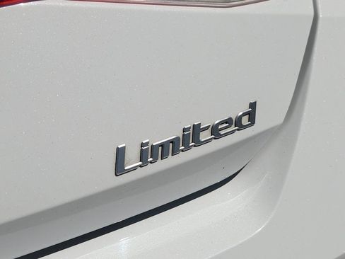 Used 2024 Hyundai Elantra Limited FWD image 9