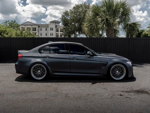 Used 2017 BMW M3 RWD image 2