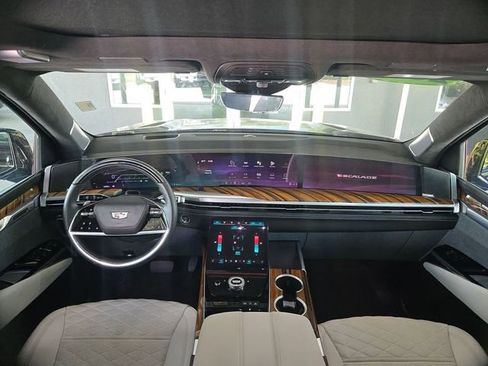 Certified 2025 Cadillac Escalade Sport Platinum image 25