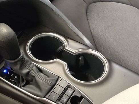 Used 2022 Toyota Camry LE image 26