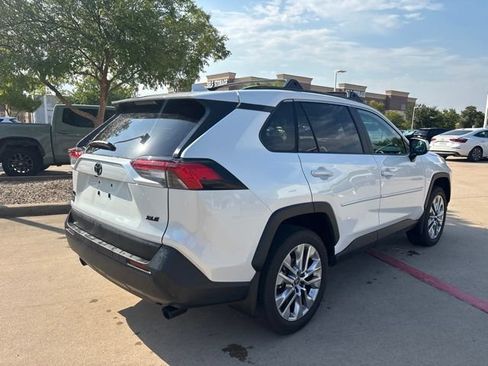 Used 2025 Toyota RAV4 XLE Premium w/ Weather Package FWD image 5