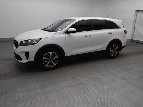 Used 2020 Kia Sorento FWD V6 image 2