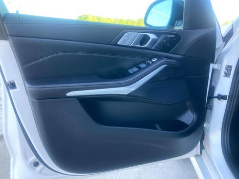 Used 2022 BMW X7 xDrive40i w/ Premium Package AWD/4WD image 21