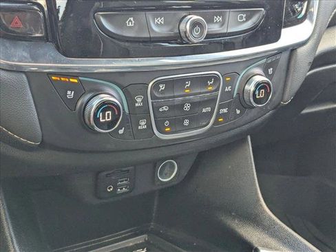 Used 2023 Chevrolet Traverse Premier image 15