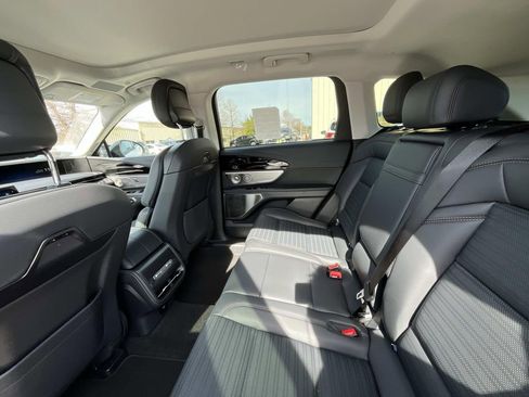 New 2026 Lincoln Nautilus Reserve AWD/4WD image 12