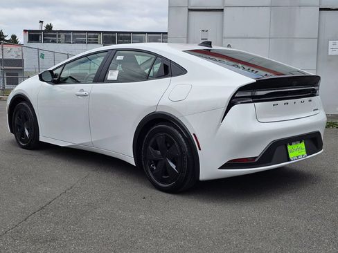 New 2026 Toyota Prius Plug-In Hybrid FWD image 5