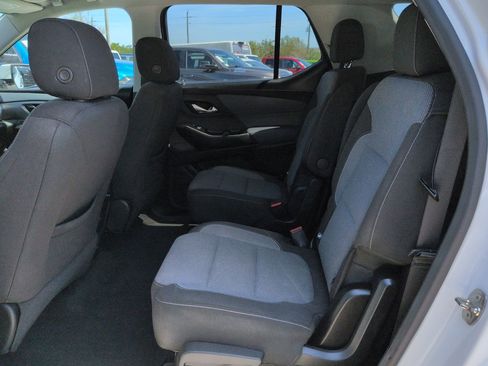 Used 2019 Chevrolet Traverse LT FWD image 14